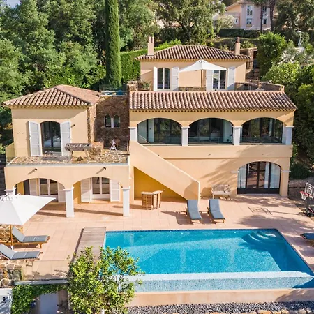 Familiale Avec Vue Imprenable * Saint-Raphael (Var)